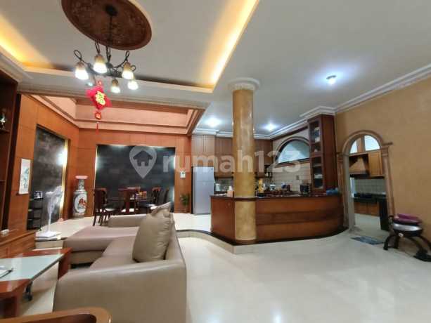 Villa di Komplek Cemara Asri Jalan Tulip Villa di Komplek Cemara Asri Jalan Tulip