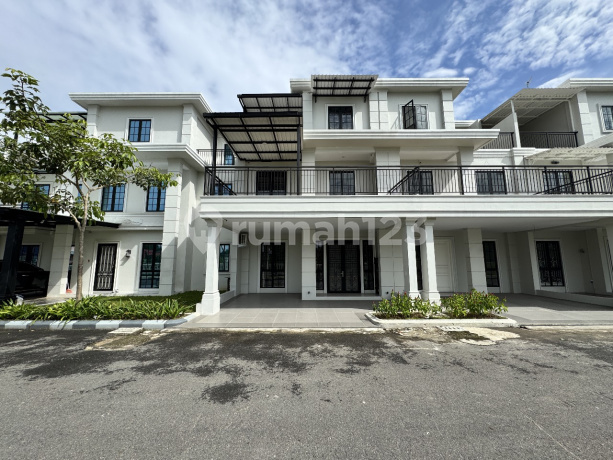 Villa di Komplek Jewel Park ( Polonia ) Villa di Komplek Jewel Park ( Polonia )