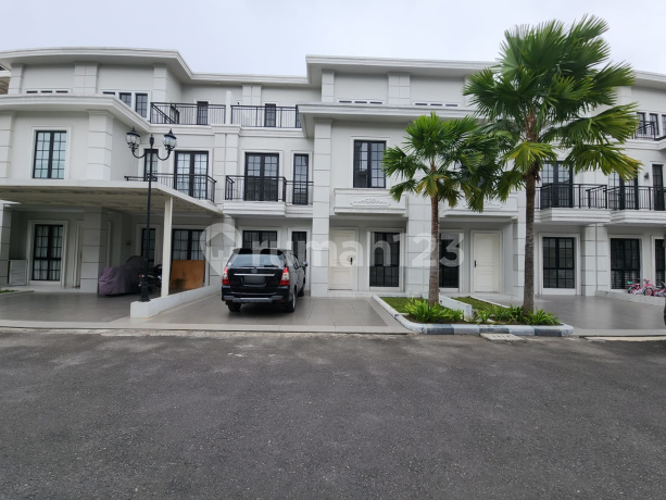 Villa di Komplek Jewel Park ( Polonia ) Villa di Komplek Jewel Park ( Polonia )