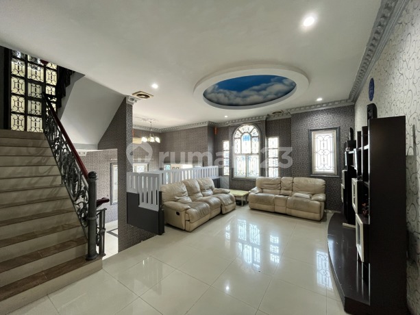 Villa di Komplek The Piazza Residence Jalan Gaperta 