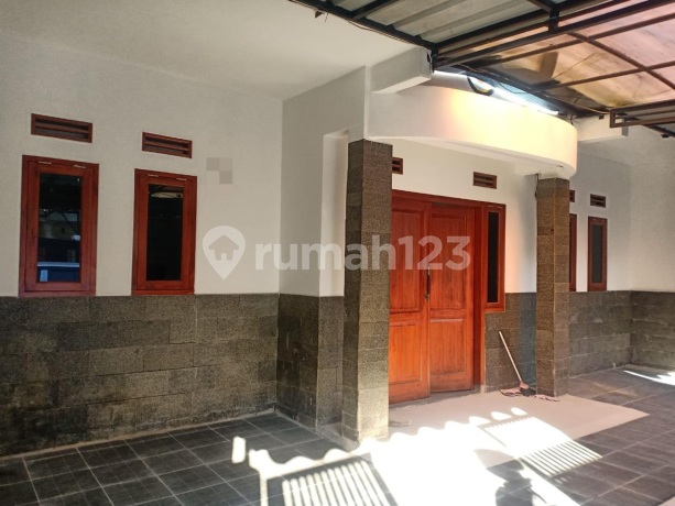 Rumah Terawat Siap Huni Pasti Betah di G B I Ciwastra