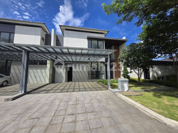 Guaranteed to Feel at Home and Reign Supreme in a Luxurious House at Summarecon Bandung