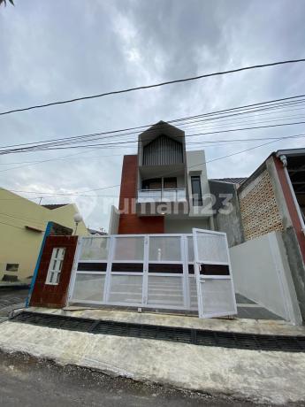 Rumah 2 Lantai di Pedurungan Tengah, Semarang