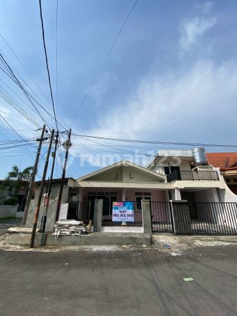 Rumah 1,5 Lantai ada 8 kamar lokasi Ngesrep Banyumanik