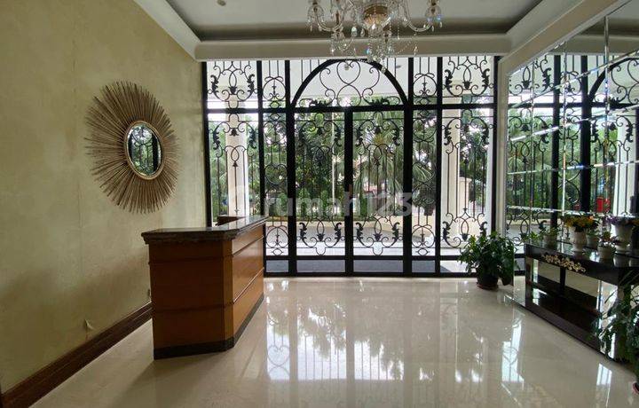 Apartment Cik Ditiro, Menteng Type 2+1 Br Furnish