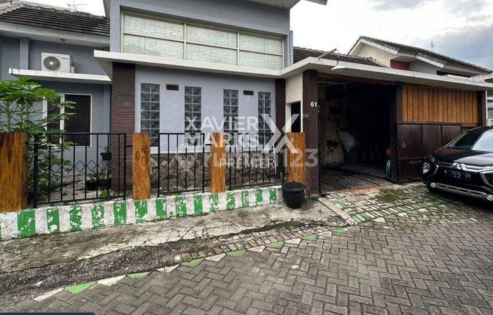 Lu3452 Rumah 1 Lt 4 Kamar Tidur di Janti Regency Sukun Malang