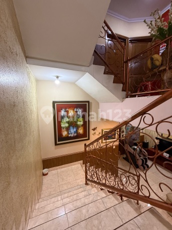 Need@Quick Sale 4-Story House Ready to Occupy Pluit North Jakarta