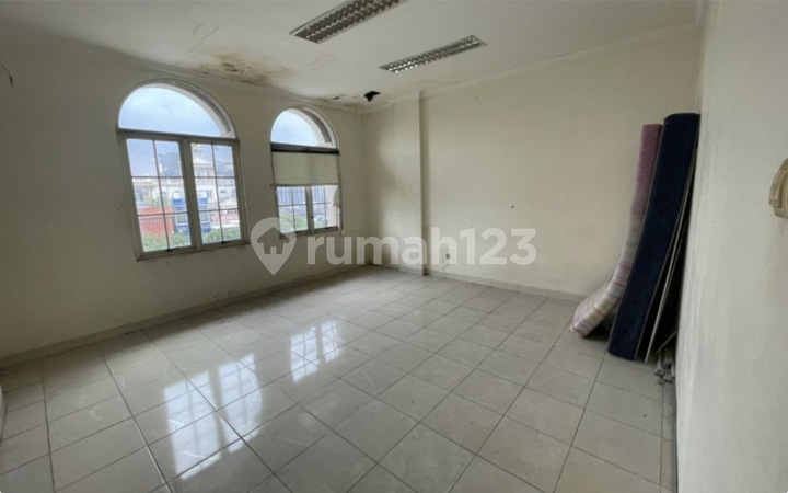 Ruko Cordoba Pik Hadap Jalan Boulevard 3 Lantai Nonfurnished Ruko Cordoba Pik Hadap Jalan Boulevard 3 Lantai Nonfurnished
