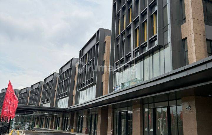 Perkantoran di Navapark Business Suites, Tangerang