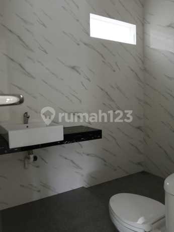 Dijual Rumah Jemursari Regency Siap Huni