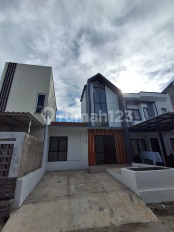 Rumah Siap Huni Dalam Komplek Di Pamulang Strategis