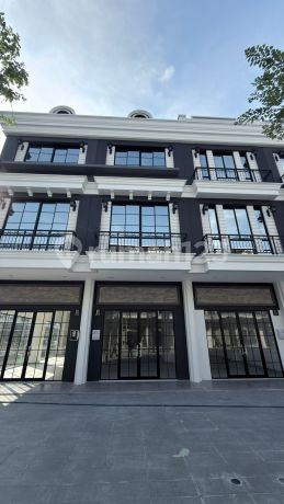 Cash / Mortgage - Ruko Pik2 Edu City 4.5X12.5 Ready Adjoined Cash / Mortgage - Ruko Pik2 Edu City 4.5X12.5 Ready Adjoined