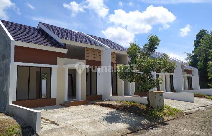 Rumah 1 Lantai di Golden Spring Politeknik Negeri Manado