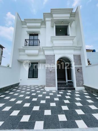 Rumah Siap Huni Akses Mobil Lega Dekat Stasiun Depok