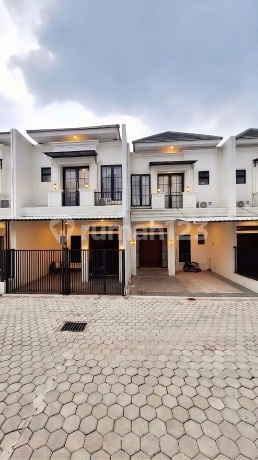 Ready-to-Live House Next to Citra Medika Hospital Near the Station Ready-to-Live House Next to Citra Medika Hospital Near the Station