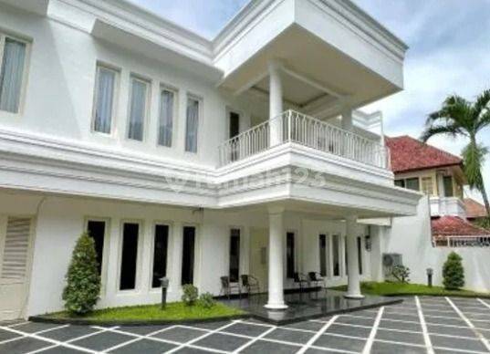 Jual Rumah Terenovasi Semi Furnished Menteng, Jakarta Pusat