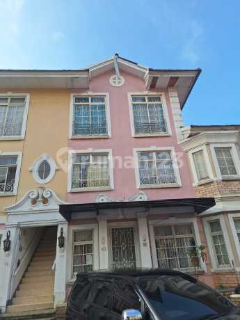Rumah Townhouse 2 Lantai Unfurnished di Taman Paris , Tangerang Rumah Townhouse 2 Lantai Unfurnished di Taman Paris , Tangerang