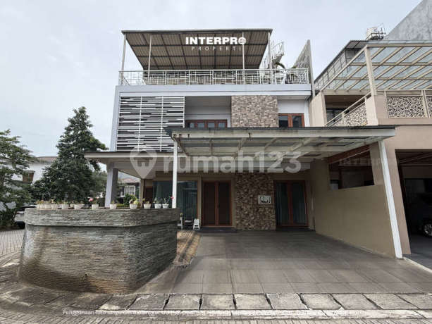 Rumah 3,5 Lantai Siap Huni Puri Mansion Hadap Selatan - 174M2