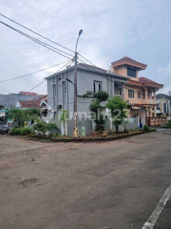 *dijual Murah*rumah 2 Lantai Siap Huni Butuh Renovasi Di Sektor 1c Gading Serpong Jual Murahposisi Hoek Jalan Lebar Tanah Tidak Kotak