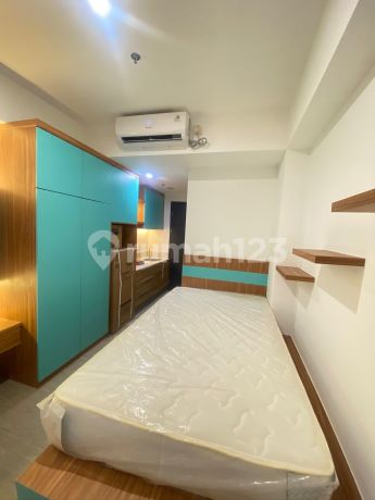 Dijual / Disewakanapartment Collins Siap Huni Furnished Tinggal Bawa Koper Di Boulevard Serpong Lokasi Sangat Strategis Di Sebrang Jalan Tol Jakarta-tangerang 