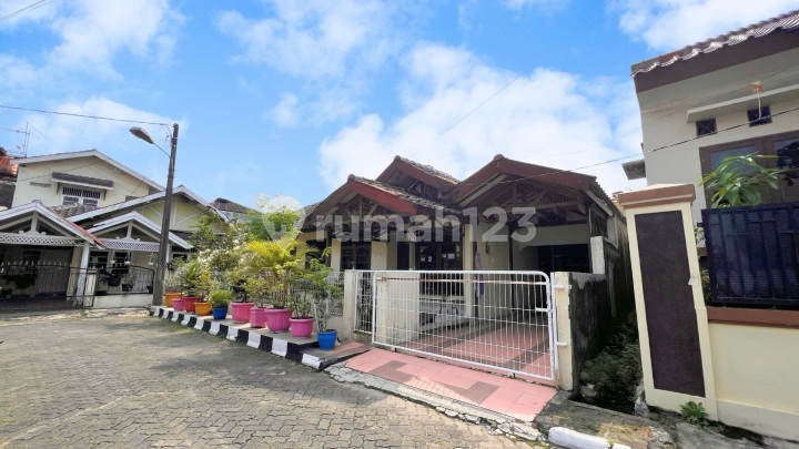 Rumah Luas di Villa Taman Kartini Bekasi SHM Siap Huni Lokasi Strategis Rumah Luas di Villa Taman Kartini Bekasi SHM Siap Huni Lokasi Strategis