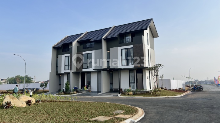 Chelia Residence Summarecon Crown Gading, Lake View, 3 Floors, Starting From 983 Million