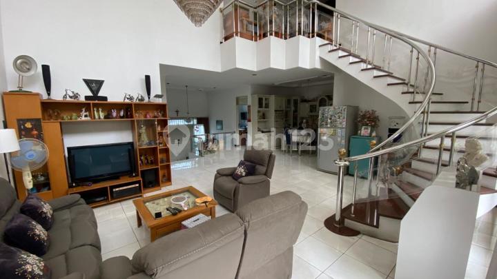 Rumah 2 Lantai Bagus dan Terawat di Jalan Babakan Jeruk 3