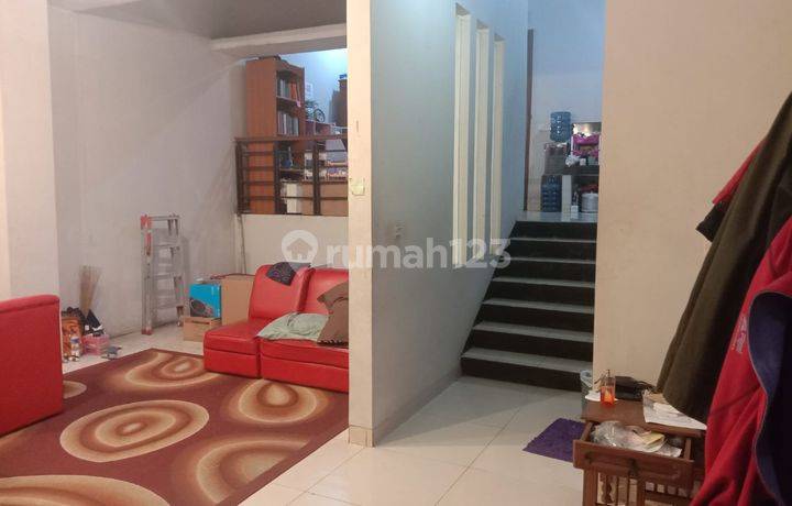 Rumah 2 Lantai di Istana Pasteur Regency