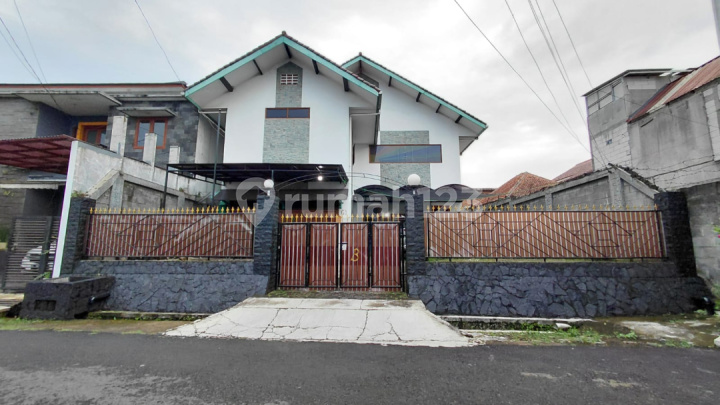 Rumah Komplek Sariwangi 2 Lantai SHM Dekat Kampus Polban