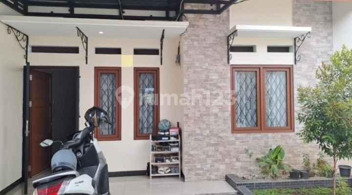 Dijual Rumah di Komplek Pesona Cihanjuang Dijual Rumah di Komplek Pesona Cihanjuang