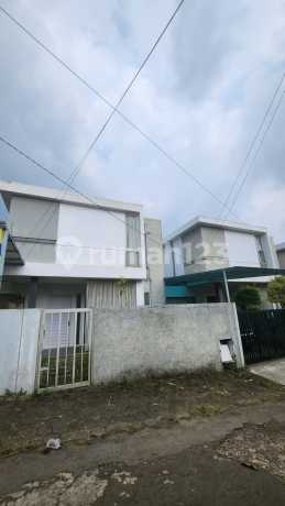 Rumah komplek puri budi asri Cihanjuang siap huni 