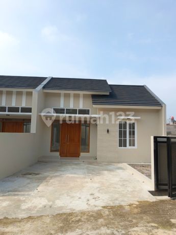 RUMAH BARU SIAP HUNI DALAM KOMPLEK ARCAMANIK, HADAP UTARA, LEBAR 7,5m, DI ARCAMANIK, UJUNGBERUNG, BANDUNG TIMUR RUMAH BARU SIAP HUNI DALAM KOMPLEK ARCAMANIK, HADAP UTARA, LEBAR 7,5m, DI ARCAMANIK, UJUNGBERUNG, BANDUNG TIMUR