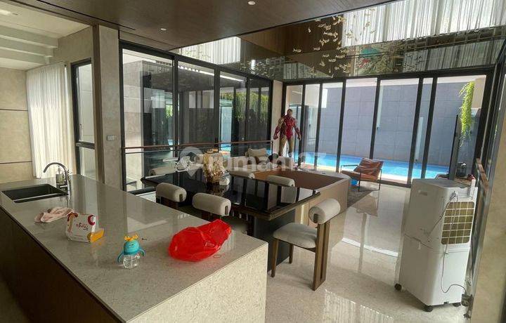 Jual Rumah Mewah Luas 495 M2 Furnish Lyndon Navapark Bsd! Ada Swimming Pool + Lift