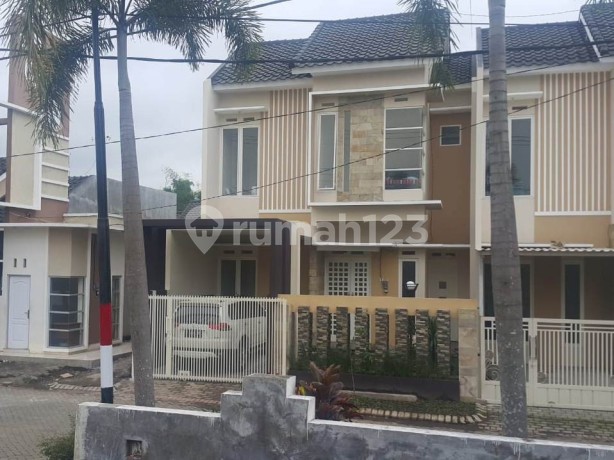 Rumah Bagus Dijual di Graha Mulia Tasikmadu Lowokwaru Malang Rumah Bagus Dijual di Graha Mulia Tasikmadu Lowokwaru Malang