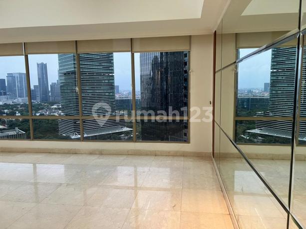 Disewakan Unit 3 Bedroom Semi Furnished di Sudirman Mansion 