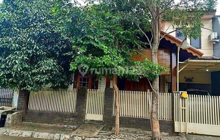 Rumah 2Lt, Hdp Barat Daya, Semi Furnished, Kompl Wisma Cakra Limo