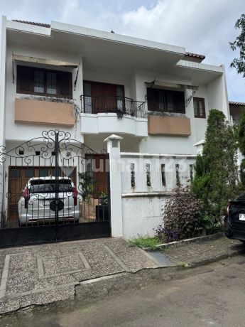 Classic Modern 2 Floors, Balcony, Semi Furnished, Inside Puri Cinere Residence