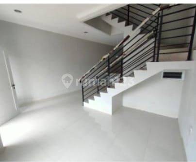 Dijual Cepat Rumah 2 Lt Siap Huni di Carina Townhouse Jakbar