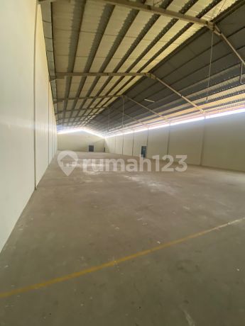 Gudang di pergudangan sentra kosambi