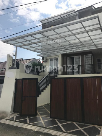 Rumah Cantik Ada Kolam Renang Di Perumahan Tasmania Bogor