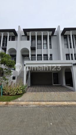 Best Deal !!! Dijual Rumah Depan Taman Di Dalam Cluster Exclusive Di Bsd City Best Deal !!! Dijual Rumah Depan Taman Di Dalam Cluster Exclusive Di Bsd City