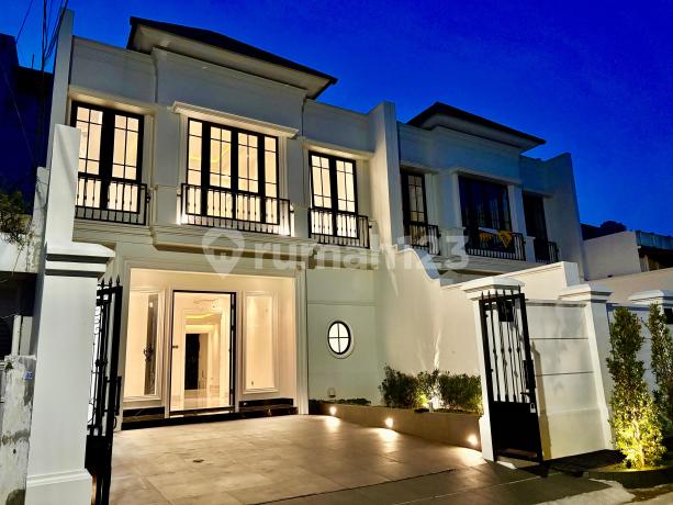 Rumah American Classic Di Komplek Cempaka Putih