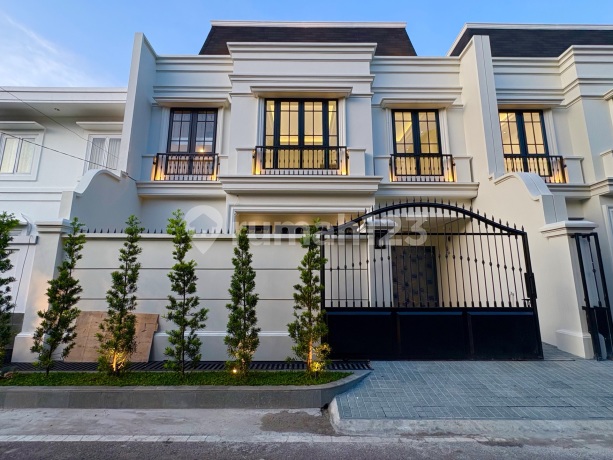 Rumah American Classic Mewah Dalam Komplek One Gate Cempaka Putih