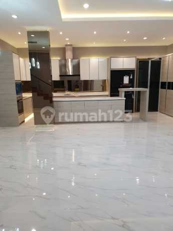 Rumah Dijual di Cluster Menaggio Village Semi Furnish Interior Bagus Siap Huni Nego Sampai Deal!