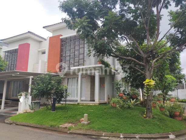 Price Reduced For Sale! Hook House in Volta Gading Serpong Cluster, 4+1 Bedrooms Semi-Furnished!