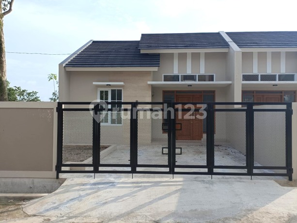 New Minimalist House for Sale in Mainroad Complex Jl Ah Nasution Bandung New Minimalist House for Sale in Mainroad Complex Jl Ah Nasution Bandung