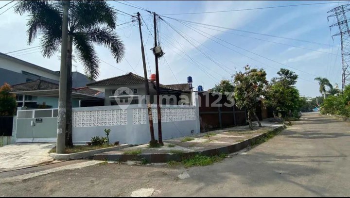 Dijual Rumah Mewah di Hook Jalan Futsal Pesona Arcamanik