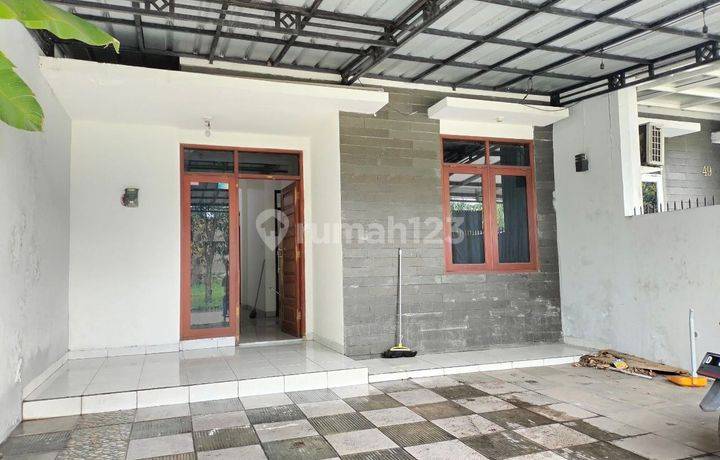 Rumah minimalis siap huni di komplek setra dago antapani