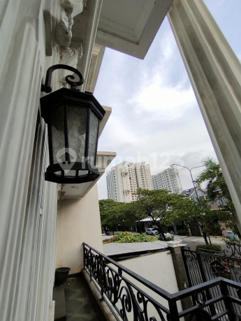 Rumah Mewah Daan Mogot Dekat Mall Dan Perkantoran