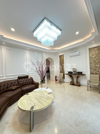 Luxury 2.5 Story Fully Furnished House Rare Golf Island Unit